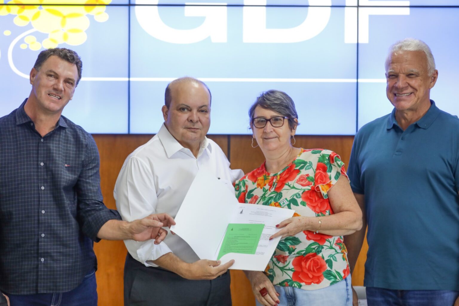 Deputado Iolando Celebra Conquistas dos Feirantes Permissões de Uso e